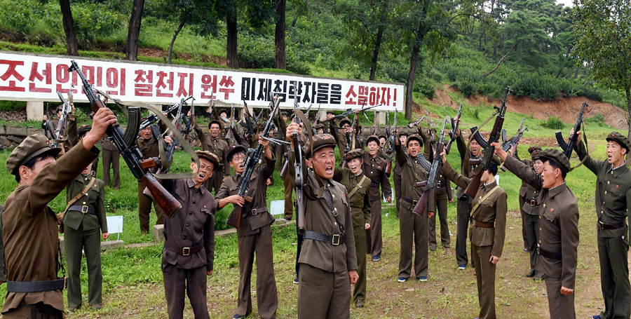 朝鲜百万青年高喊口号志愿参军举枪保家卫国_高清图集_新浪网