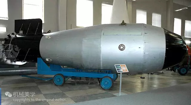 展出了前苏联研制的an-602氢弹的外壳复制模型
