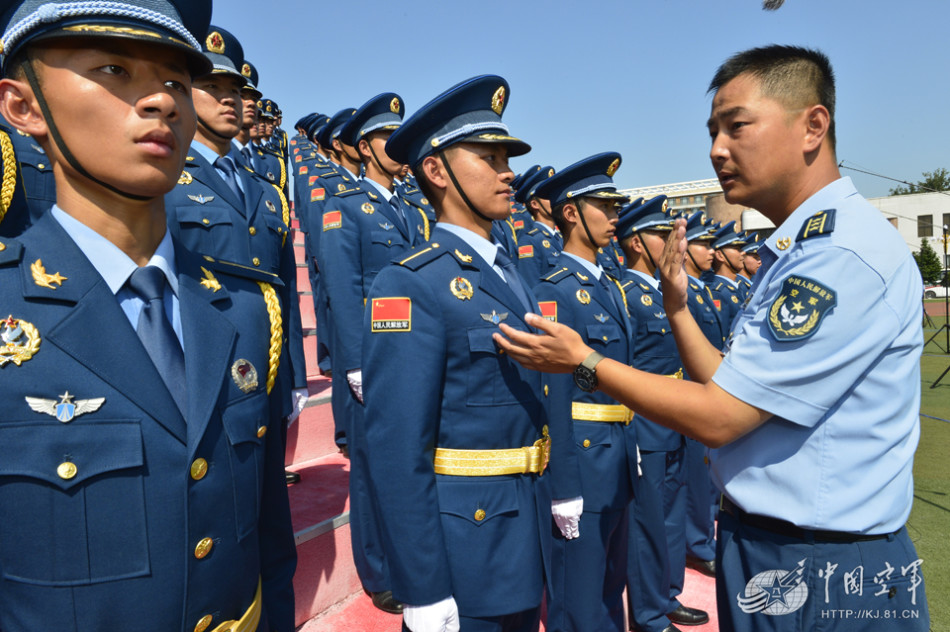 中国空军网(胡鹏 特约记者刘川)9月3日纪念抗战胜利70周年阅兵中,解放