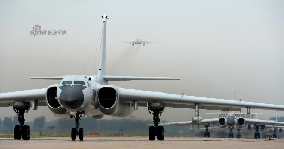 轰6k机群近距高清照亮相