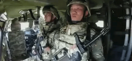 5.神机位：装甲车里一样威武雄壮