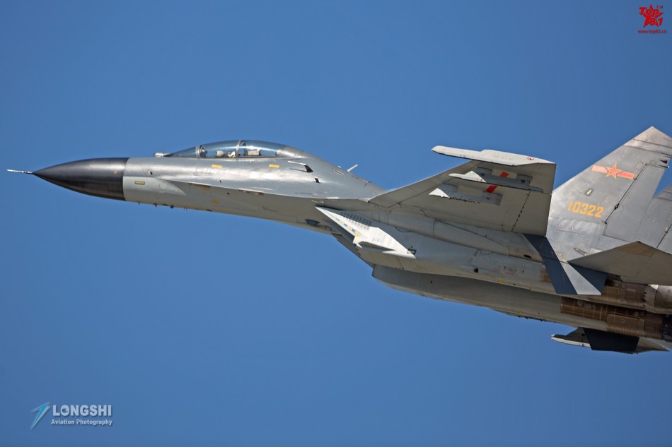 中国空军最新型歼-11bs多用途战机高清近照!