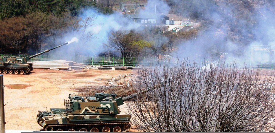 韩国陆军k-9自行榴弹炮阵地