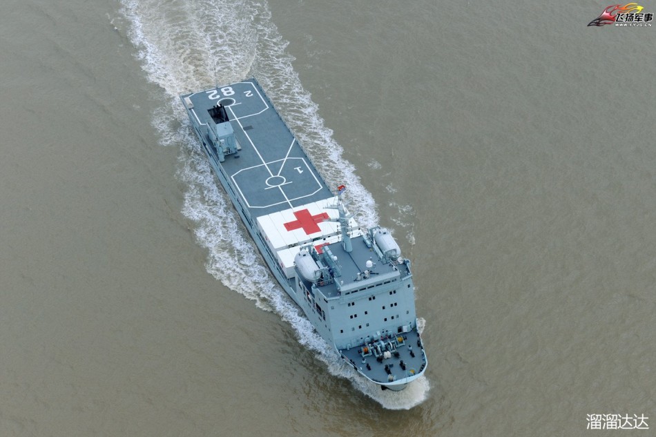 俯拍国防动员舰配直通甲板烟道设计有点碍事