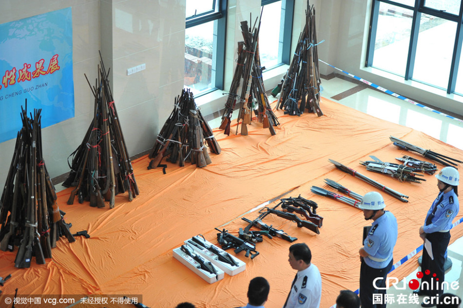 广西破大案缴枪408支包括多支56军用自动步枪
