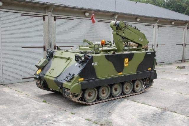 菲军脱贫:美国援助的首批装甲车到货