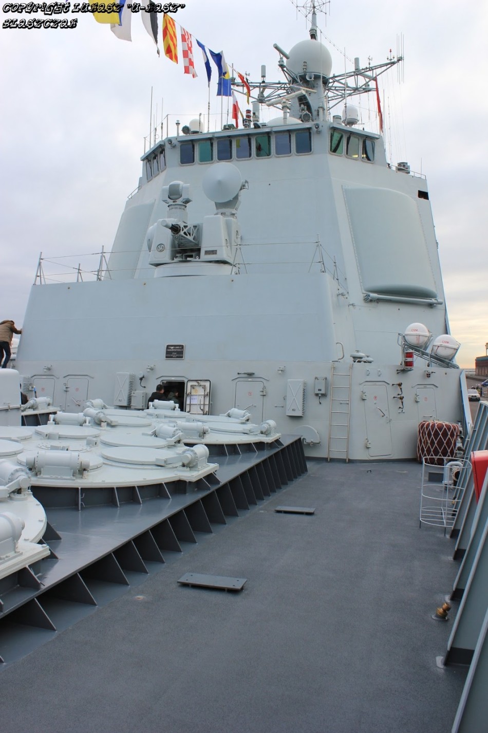 图很多特过瘾:老外镜头下152神盾舰大量细节照_高清图集_新浪网