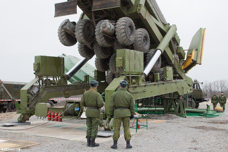 运输车酷似变形金刚:俄装填白杨m洲际弹真好看