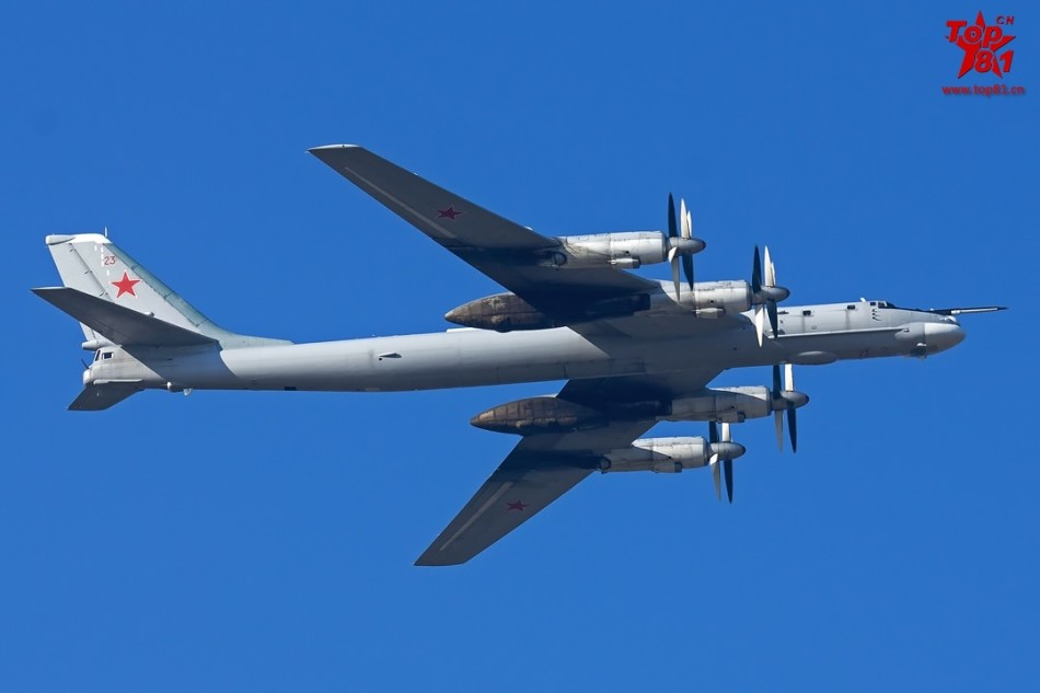 这才叫霸气侧漏:俄三款轰炸机同角度威猛照