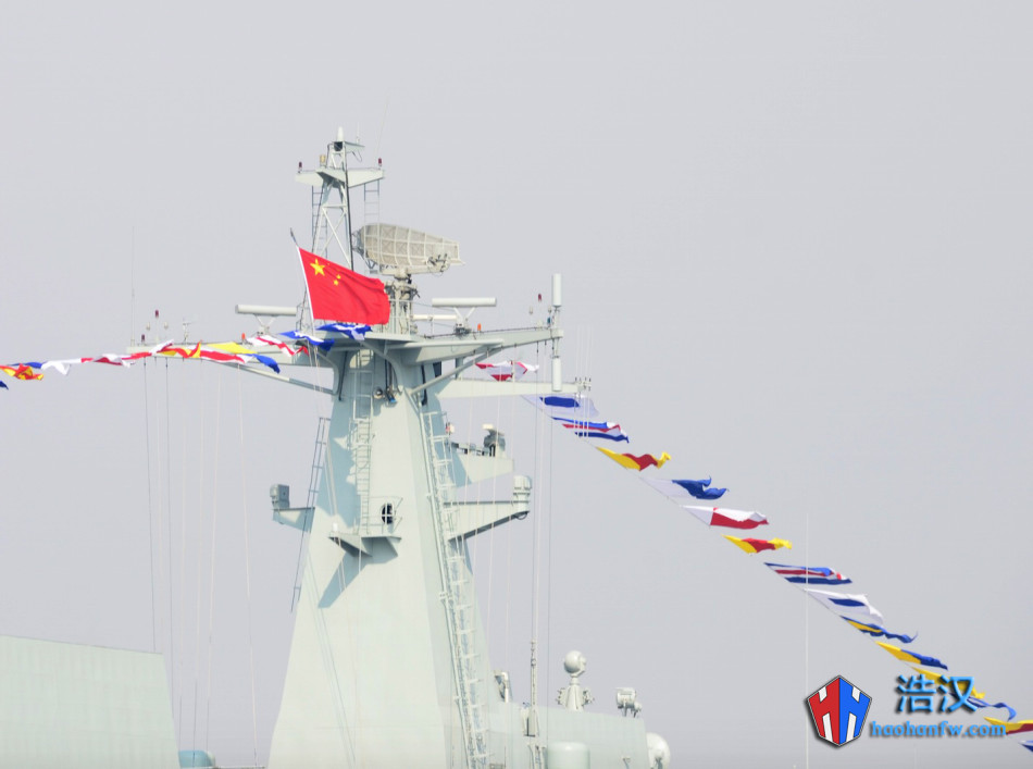 新年首舰:2万吨级沂蒙山舰满旗入列东海舰队