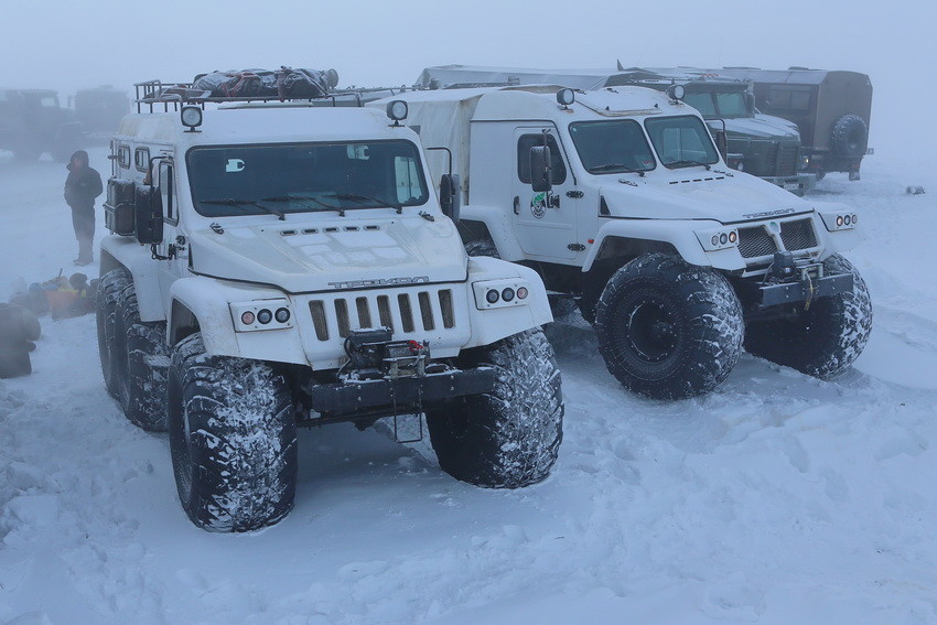 俄军两型新款全地形车部署北极接受严寒考验