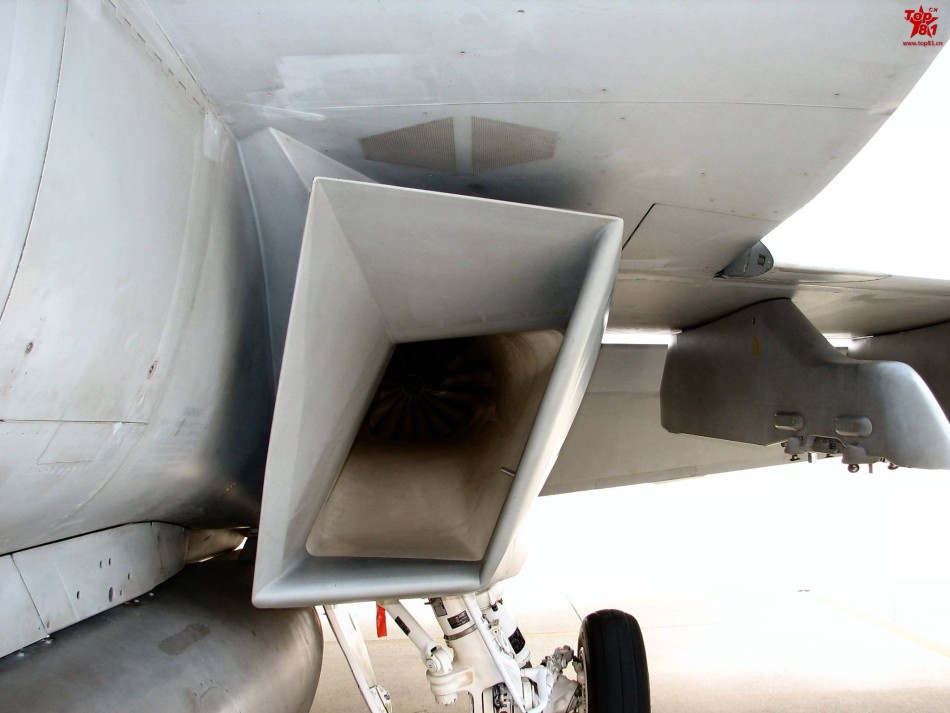 非常难得的好图形形色色的战斗机进气道