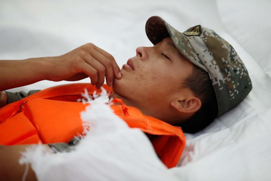 睡是最可爱的人:解放军边防武警战隙小憩剪影