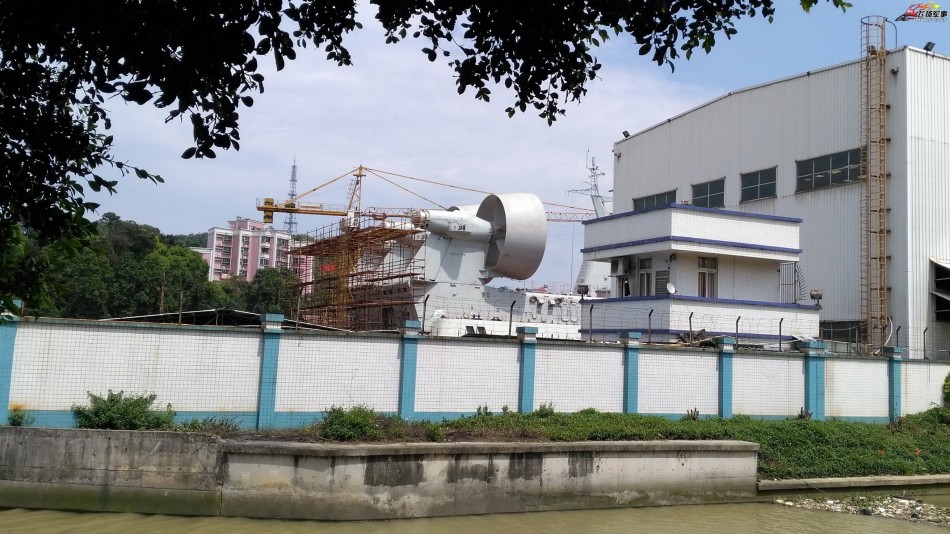 黄埔滩头汇英豪 探访战舰云集的广州造船厂