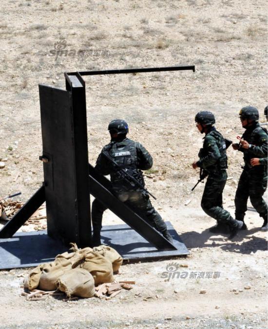 我雪豹突击队亮相国际特种兵比武_高清图集_新浪网