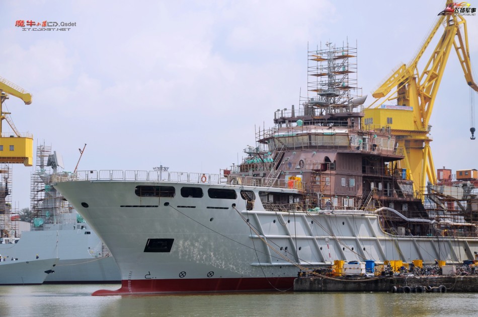 带劲!我大型远洋拖轮下水 054a海警船同亮相