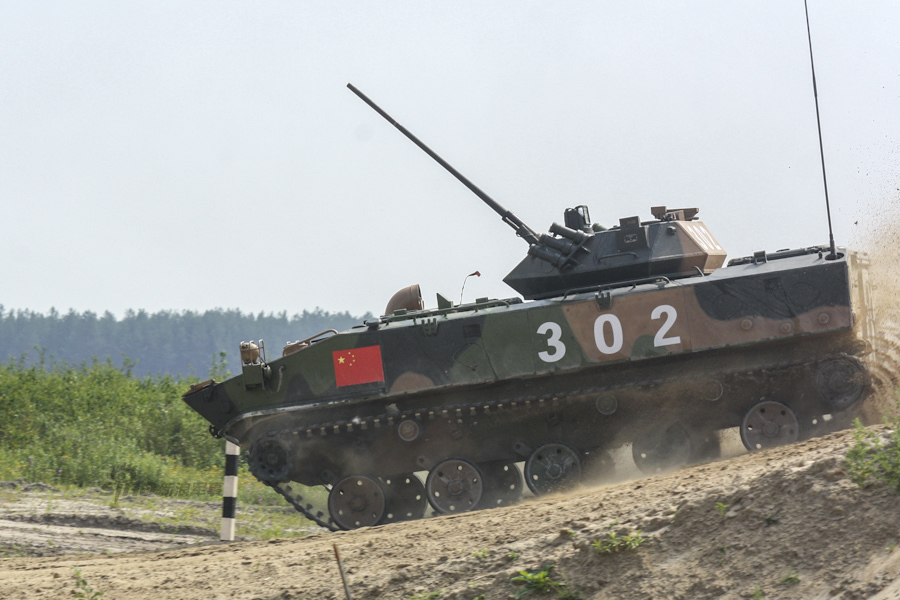 03式步战车霸气!中国空降兵参加空降排项目赛_高清图集_新浪网