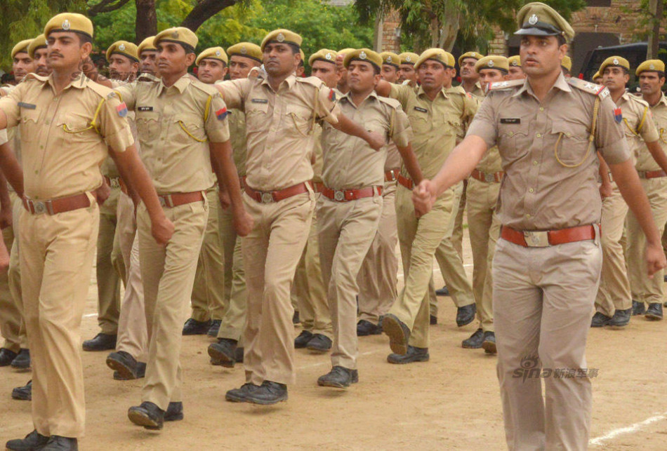 摩托大军又开挂!印度警察独立日检阅彩排奇葩