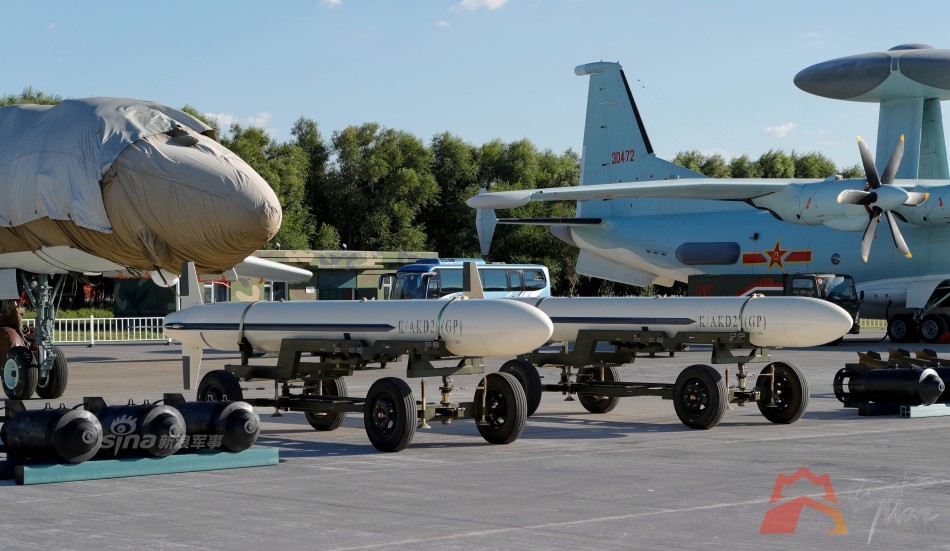 轰6k战略轰炸机首次开放:曝akd空射巡航导弹_高清图集_新浪网