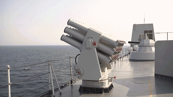 中国海军南海大演习 百辆两栖战车登陆