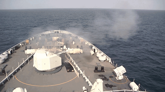 中国海军南海大演习 百辆两栖战车登陆