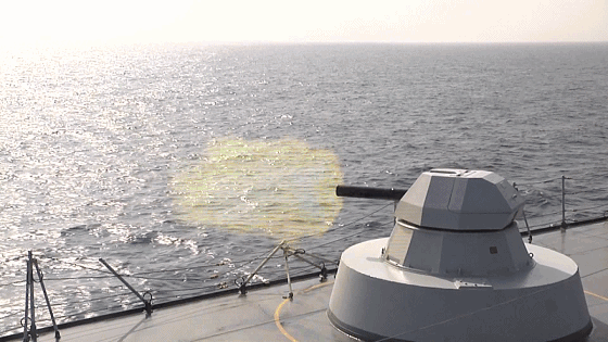 中国海军南海大演习 百辆两栖战车登陆