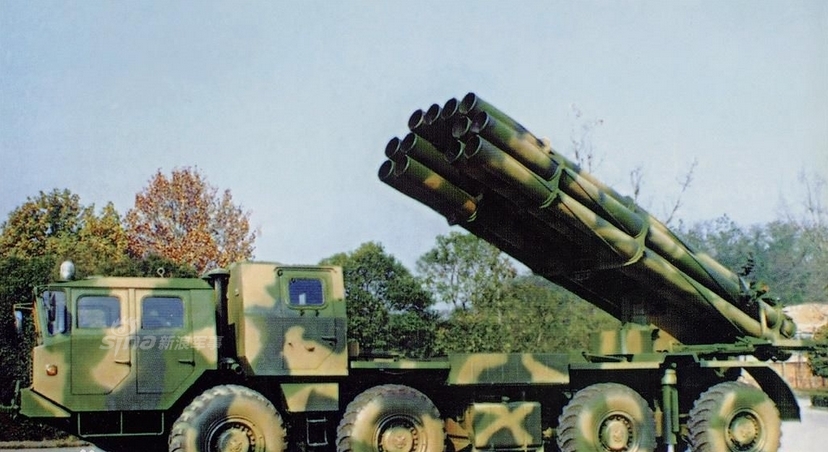 解放军03式远火群射:300毫米火箭弹细节尽显