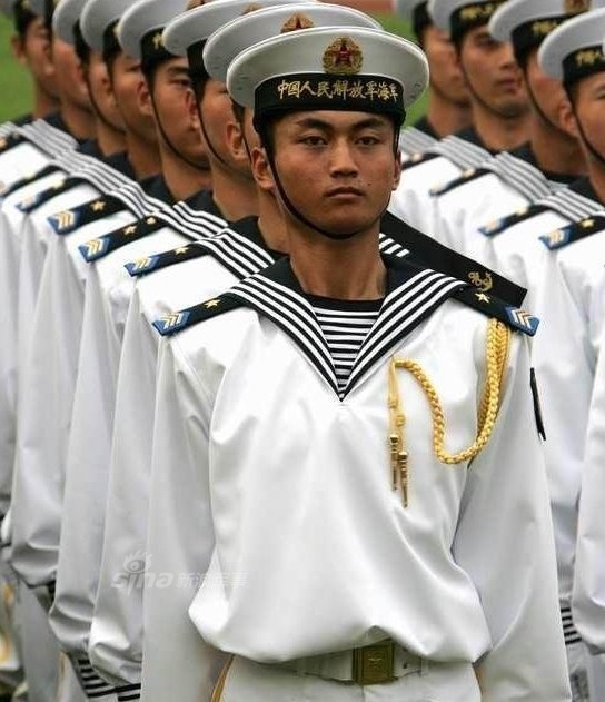 解放军还有这样的?人民海军曾经的非主流军服
