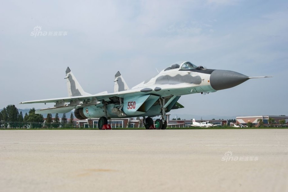 古董展来了!朝鲜空军不缺油 米格战机天上狂飘_高清图集_新浪网