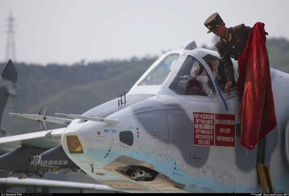 朝鲜战机也如此酷炫!金将军主体思想神秘加成