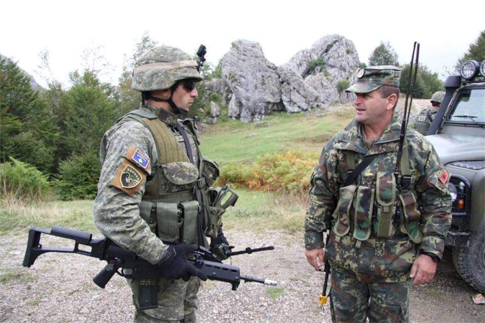 阿尔巴尼亚军队彻底弃中国武器:曾是兄弟国家_高清图集_新浪网