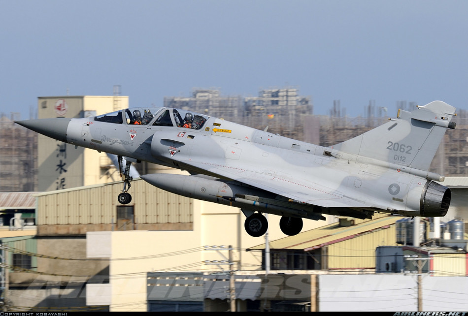 台湾省空军的六十架幻影2000:全面被歼10碾压