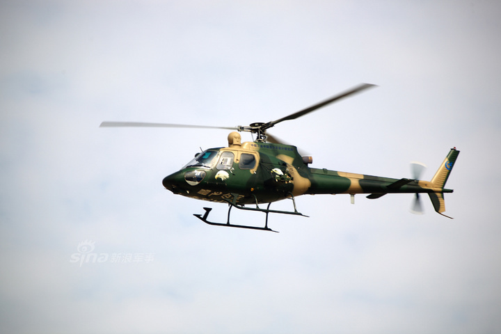 中国最新z11wb武装直升机亮相