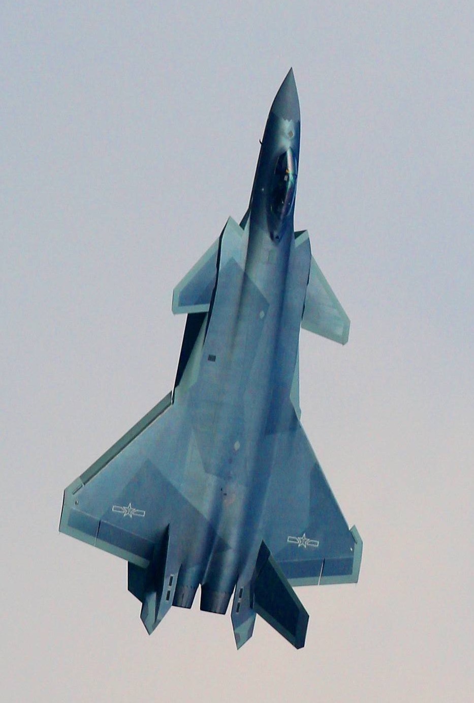 让你一次看个够!新涂装歼20双机编队震撼飞行