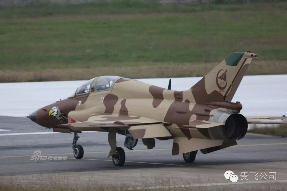 巧克力味还好看:中国山鹰教练机用上沙漠涂装