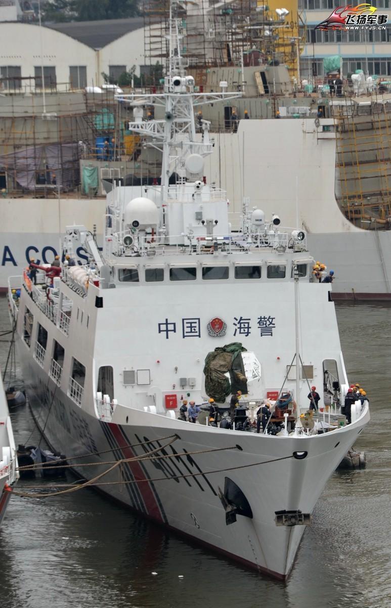 中国新建轻护版海警船扎堆现身鸟枪全换成大炮