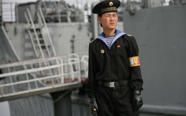 又出黑科技!朝鲜海军高调曝光新护卫舰