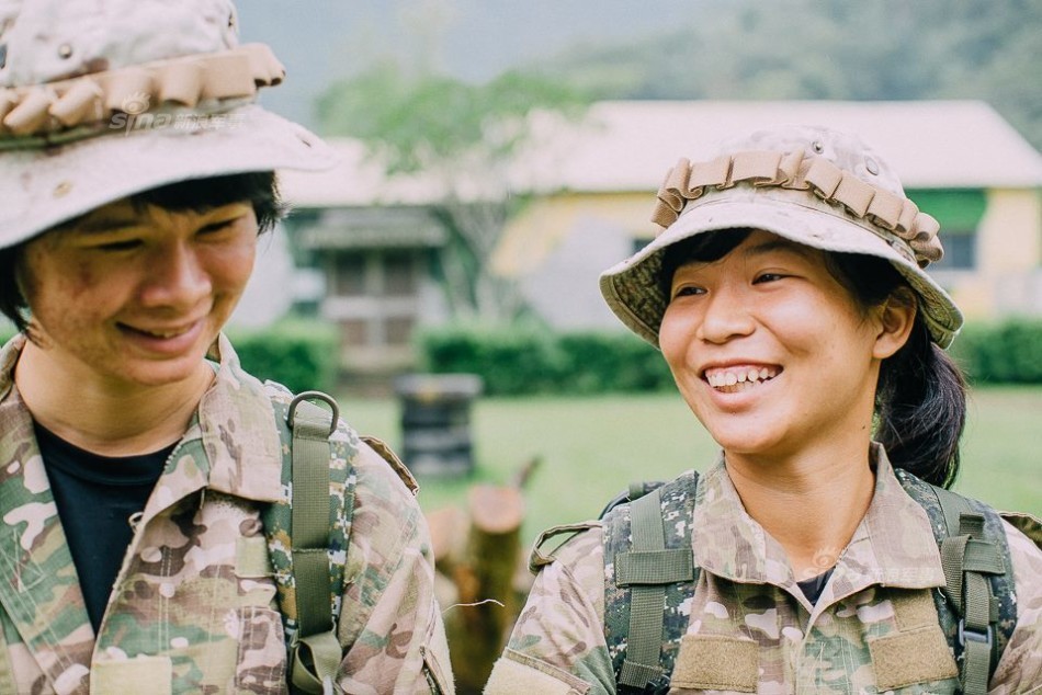 台湾首曝女双狙人:中看不中用的台军特种部队_高清图集_新浪网