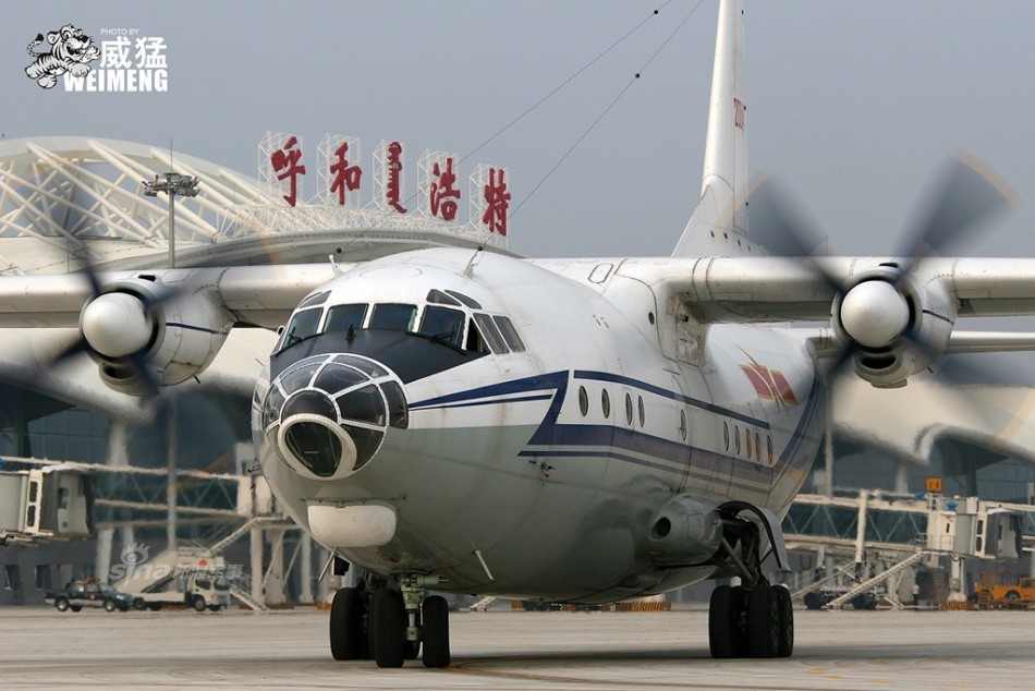 首见我军运8空中布雷