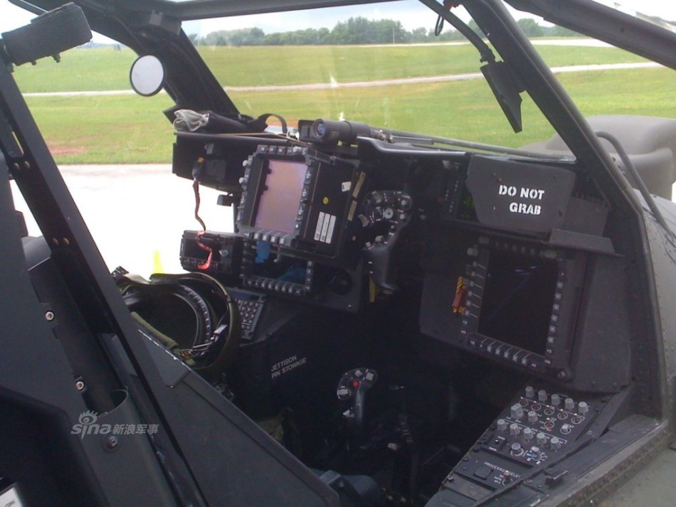 满满科技感!武直10与外国武装直升机座舱对比