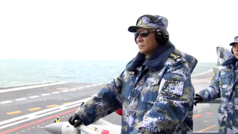 (责任编辑:王静宇 sn194) 468   辽宁舰跨海演习:海军司令与舰载.