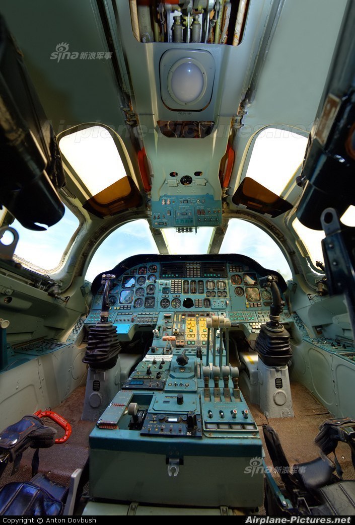 幸亏中国没买!俄军纪念图160轰炸机首飞35年