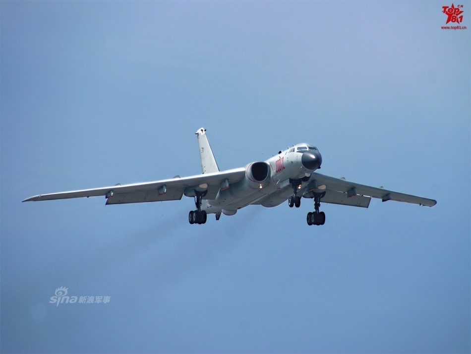 地毯式轰炸首见解放军轰6k外挂36枚低阻炸弹