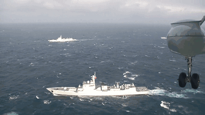 太平洋不只有美海军！辽宁号航母编队震撼亮相