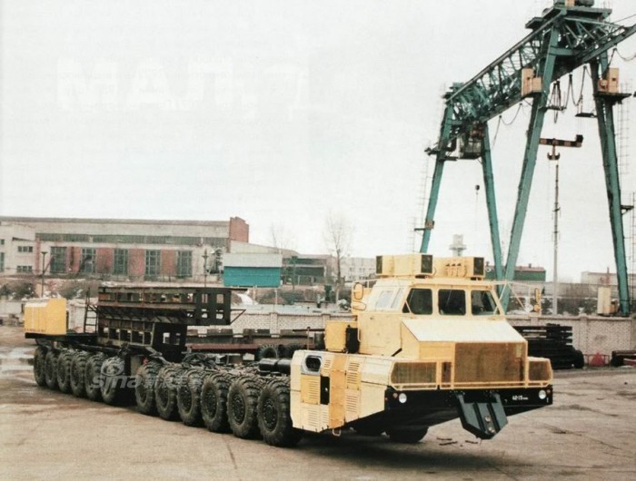 这就是maz-7907式超重型多轴越野载重车.