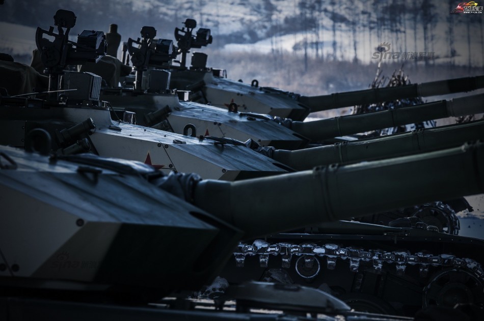 令韩美胆寒的装甲利刃39军99坦克雪中漂移