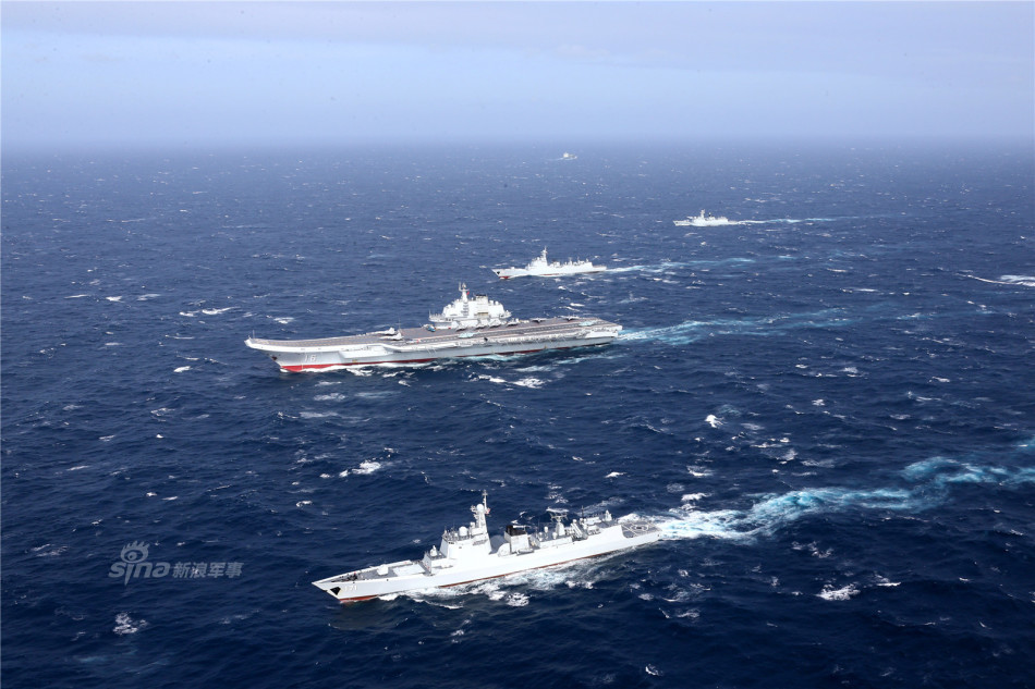 乘风破浪狂飙30节!辽宁号航母战斗群高清大图