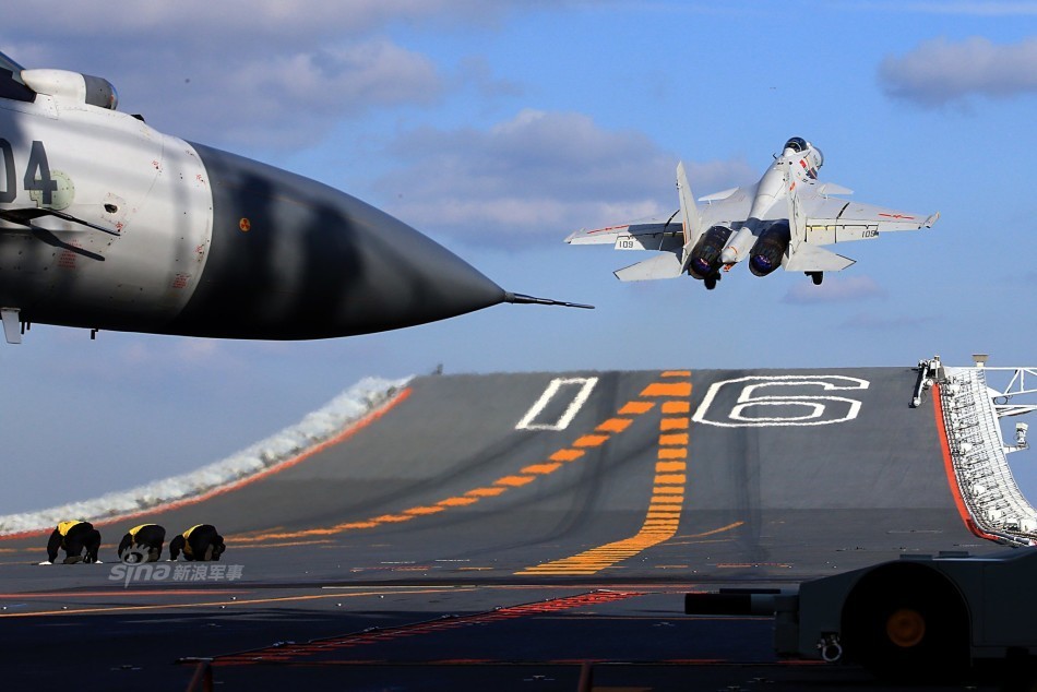 乘风破浪狂飙30节!辽宁号航母战斗群高清大图