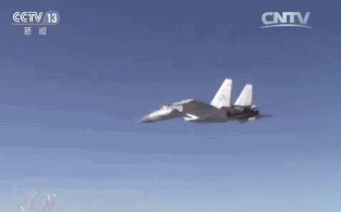 美独霸太平洋时代终结！辽宁号航母威武正面照