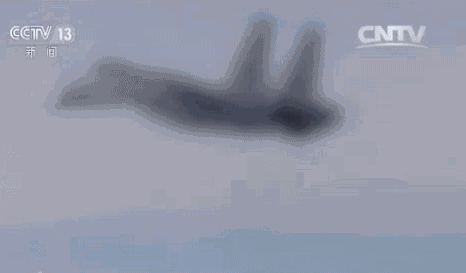 美独霸太平洋时代终结！辽宁号航母威武正面照